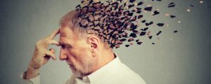 Nguyên nhân của bệnh Alzheimer là gì? Các yếu tố rủi ro và phòng ngừa