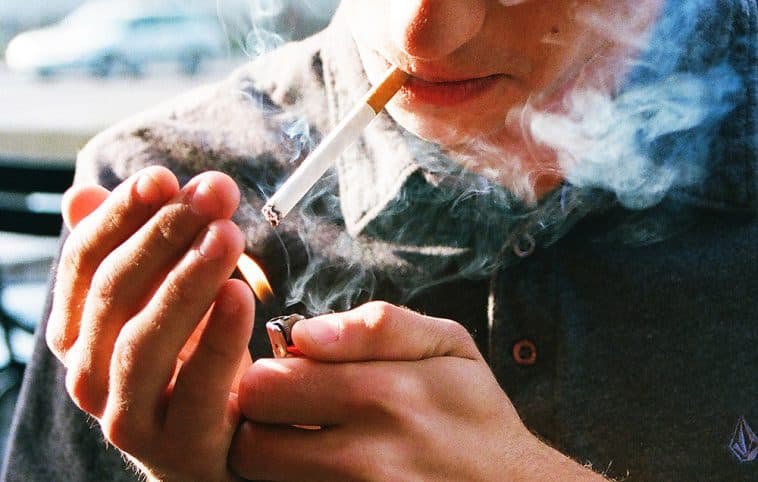 Hút thuốc làm tăng gấp đôi nguy cơ mắc bệnh tiểu đường